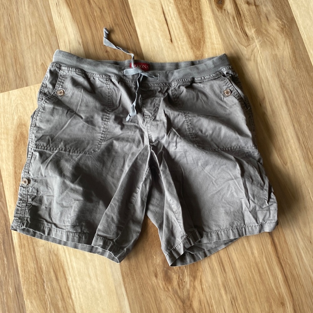 Maternity shorts size Medium